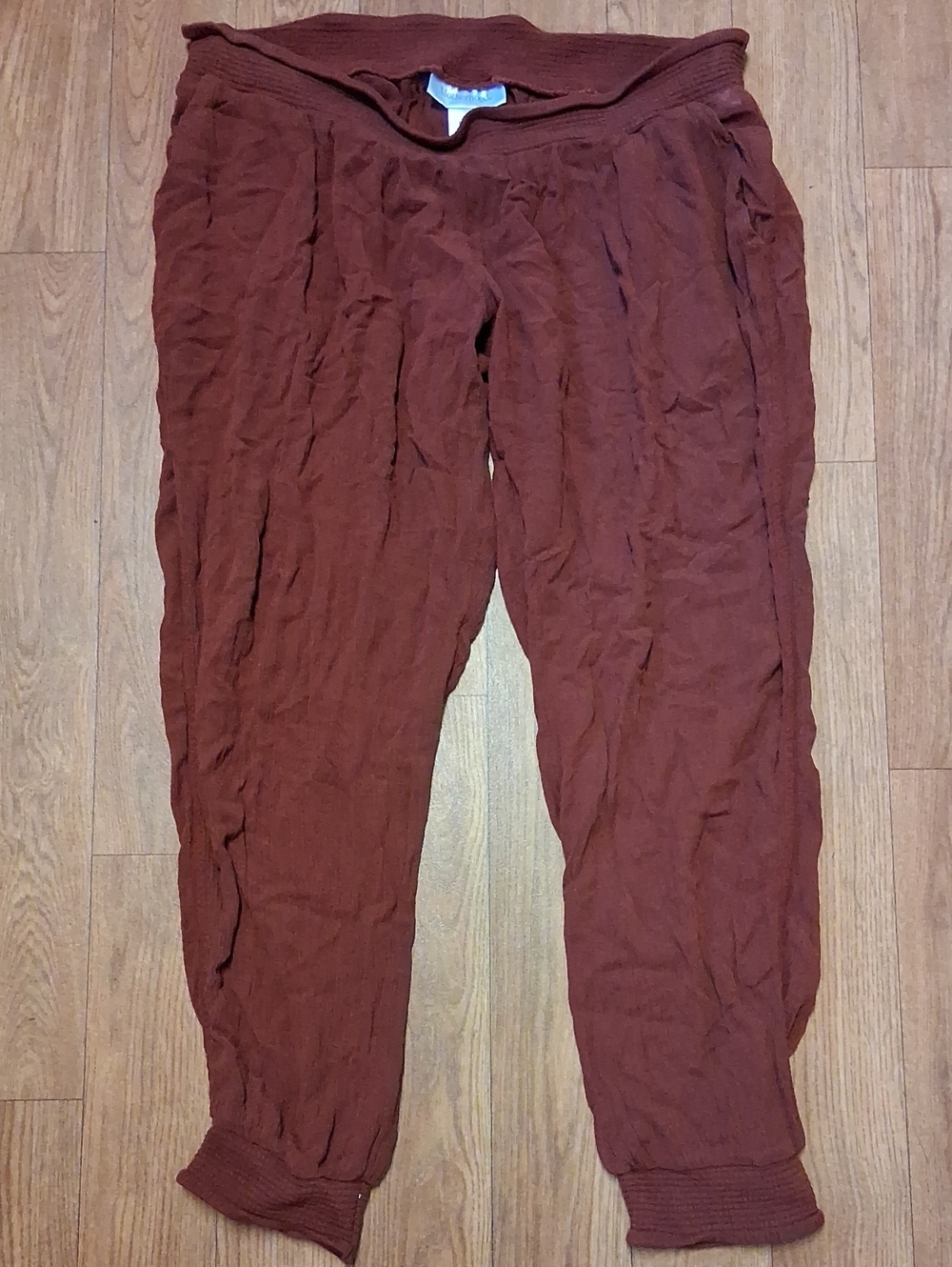 Motherhood Women's Smock Waist Joggers in Rust